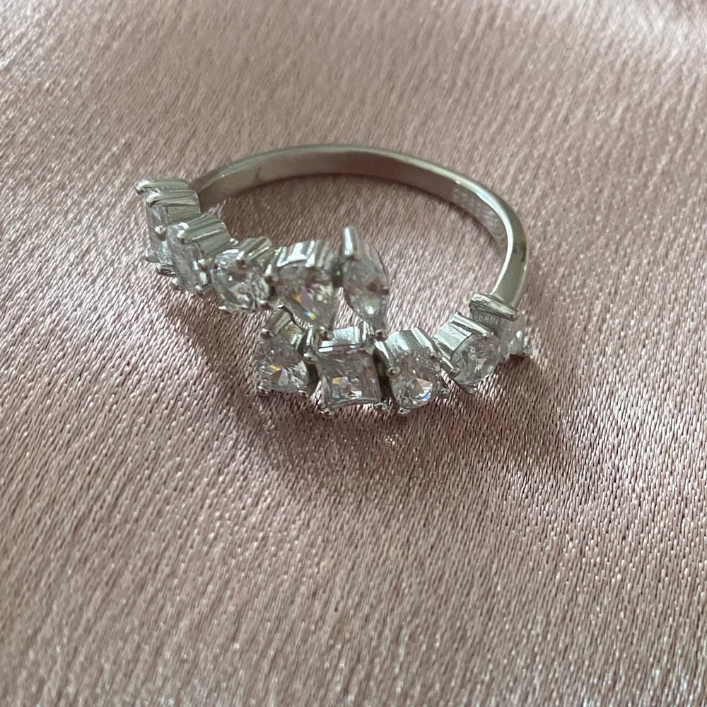 Sterling Silver 925 Crystal Multi-Stone Women’s Ring - Elegance in Clear - Picture 1 of 3